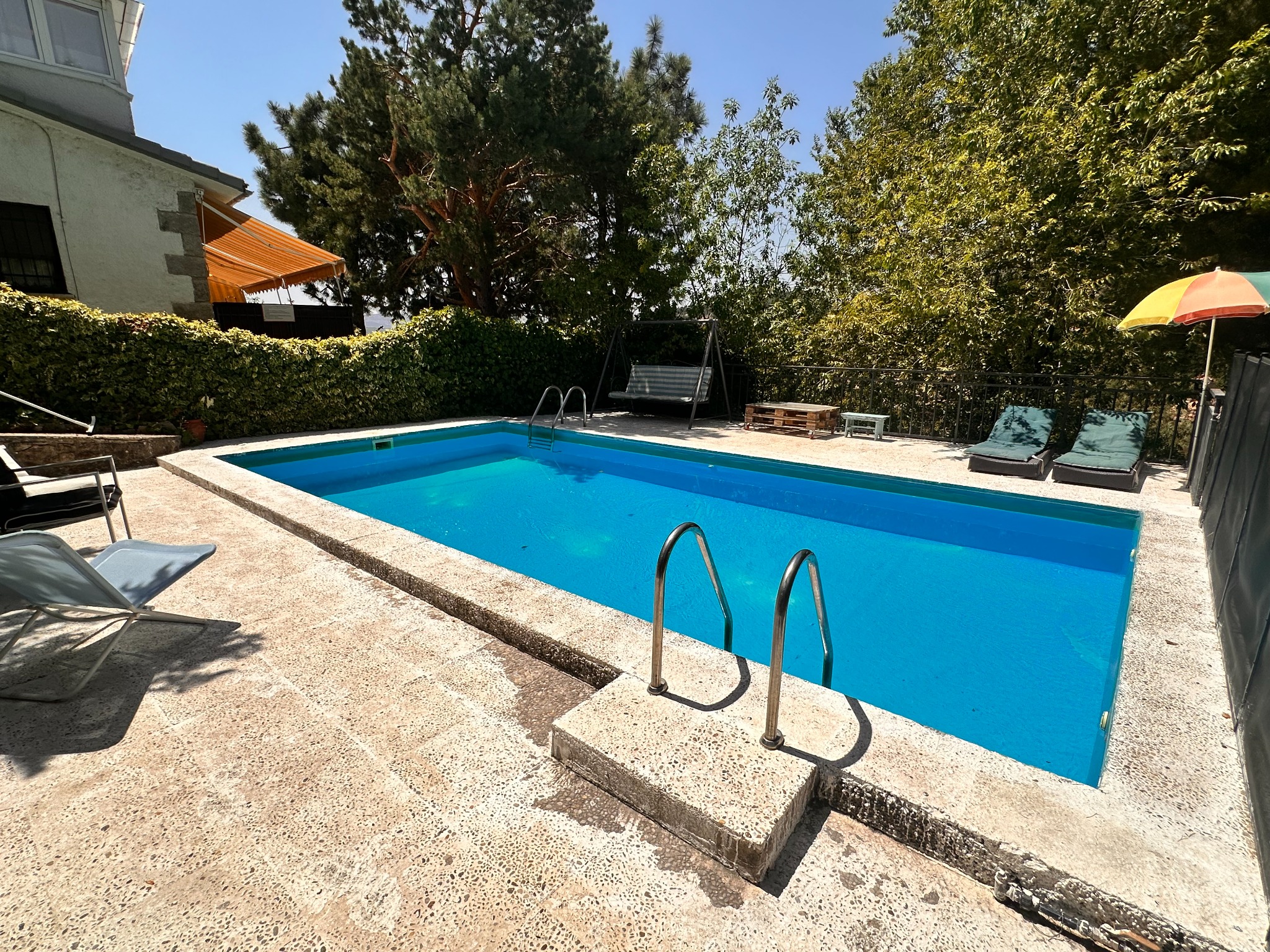 Piscina y jardín de Piedra Libre